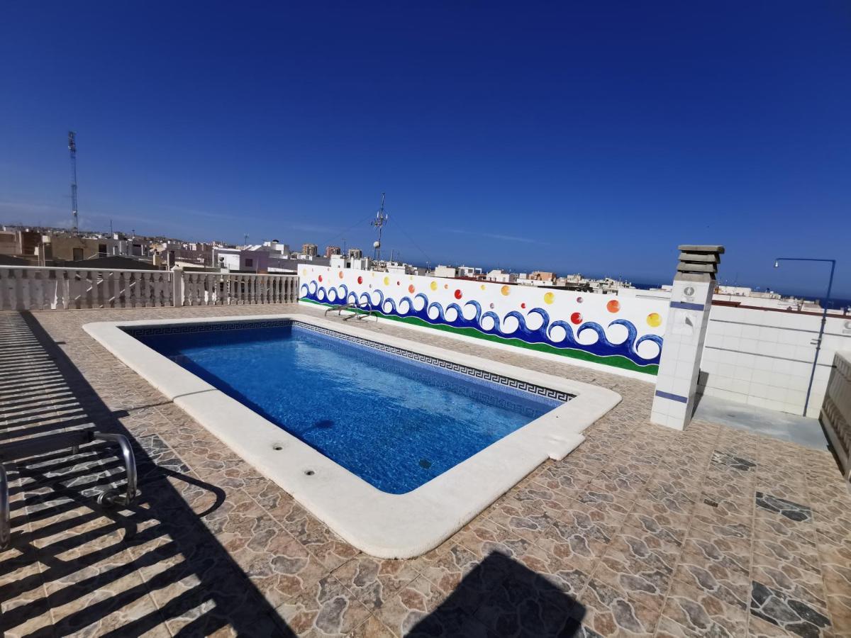 Primera Linea Playa Del Cura Con Piscina 托雷维耶哈 外观 照片